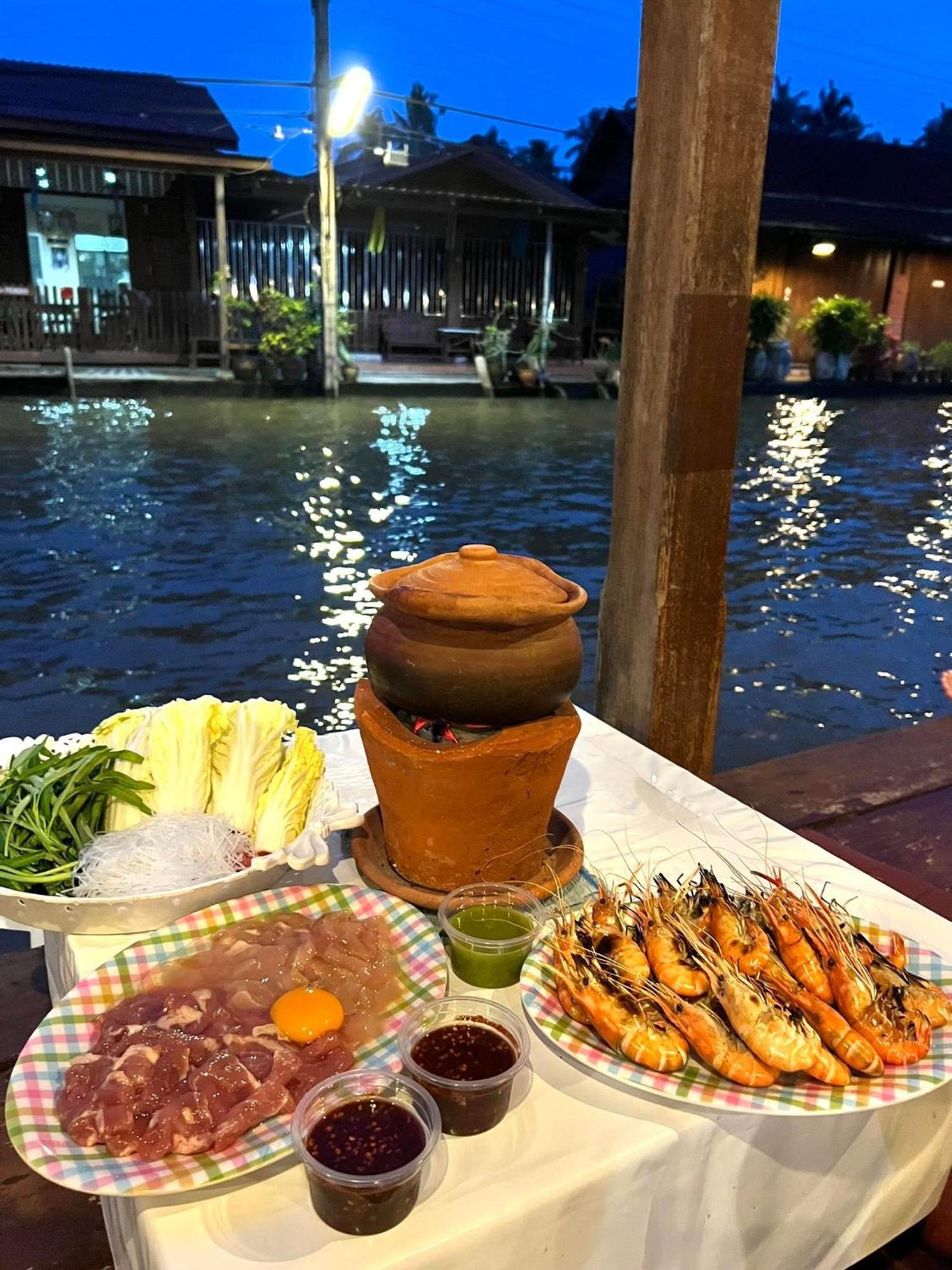 Baanklong Amphawa Homestay Esterno foto