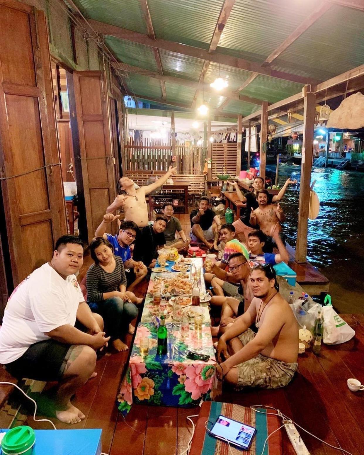 Baanklong Amphawa Homestay Esterno foto